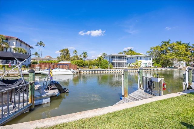 1417 Chesapeake AVE 104, Naples, FL 34102