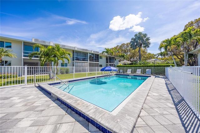 1417 Chesapeake AVE 104, Naples, FL 34102