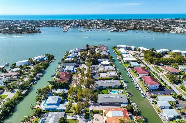 1417 Chesapeake AVE 104, Naples, FL 34102