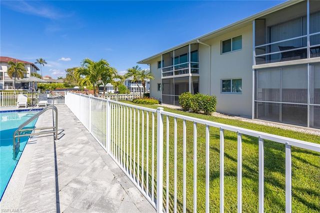 1417 Chesapeake AVE 104, Naples, FL 34102