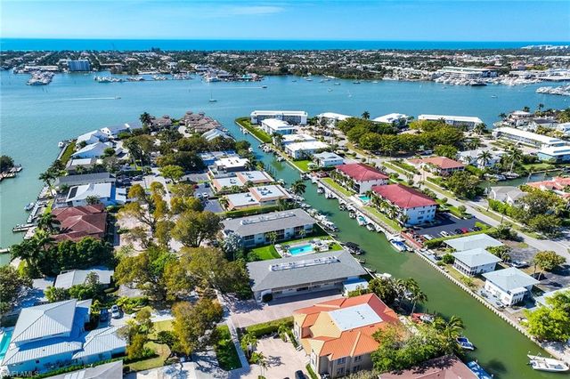 1417 Chesapeake AVE 104, Naples, FL 34102