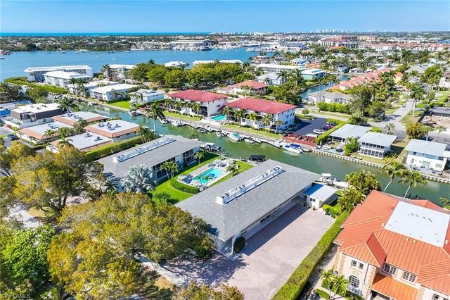 1417 Chesapeake AVE 104, Naples, FL 34102