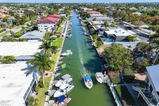 1417 Chesapeake AVE 104, Naples, FL 34102