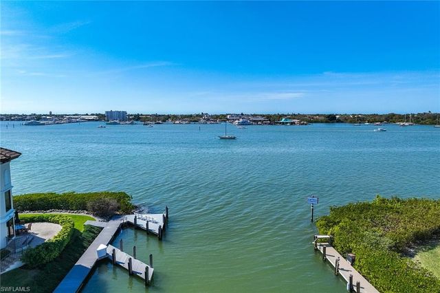 1417 Chesapeake AVE 104, Naples, FL 34102