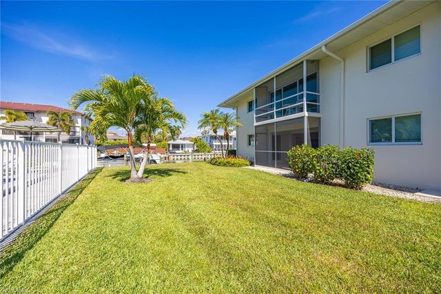 1417 Chesapeake AVE 104, Naples, FL 34102