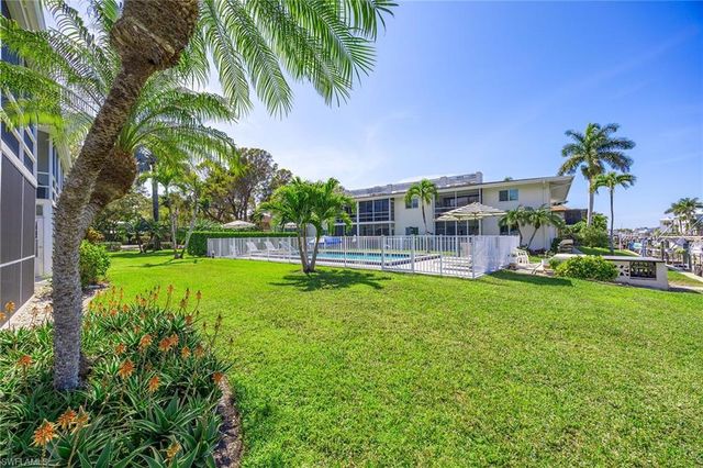 1417 Chesapeake AVE 104, Naples, FL 34102