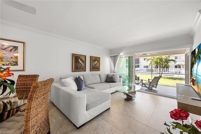 1417 Chesapeake AVE 104, Naples, FL 34102