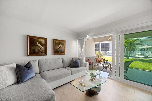 1417 Chesapeake AVE 104, Naples, FL 34102