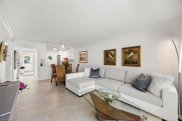 1417 Chesapeake AVE 104, Naples, FL 34102