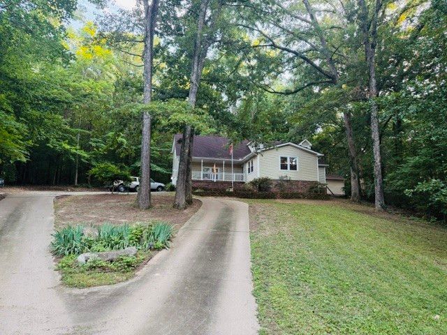 1890 Garwood Dr, Clarksville, TN 37040