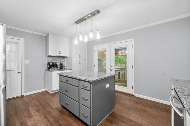 1890 Garwood Dr, Clarksville, TN 37040