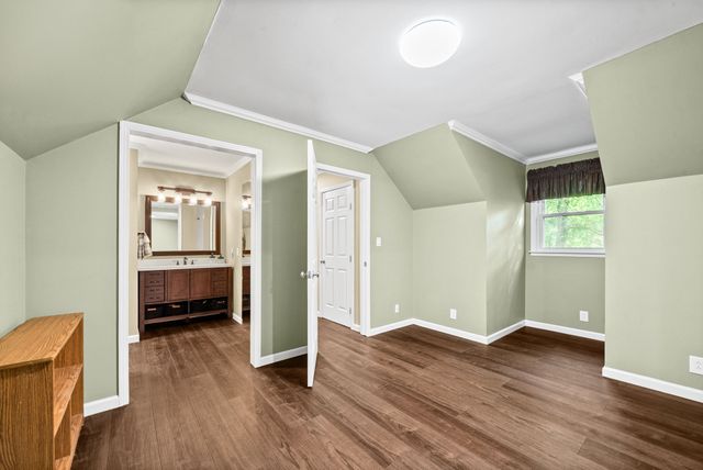 1890 Garwood Dr, Clarksville, TN 37040