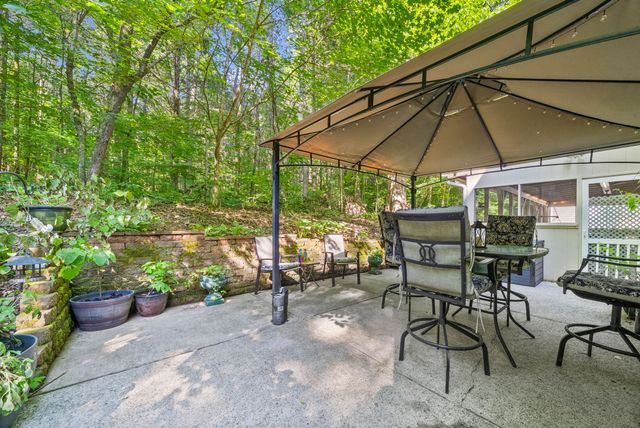1890 Garwood Dr, Clarksville, TN 37040