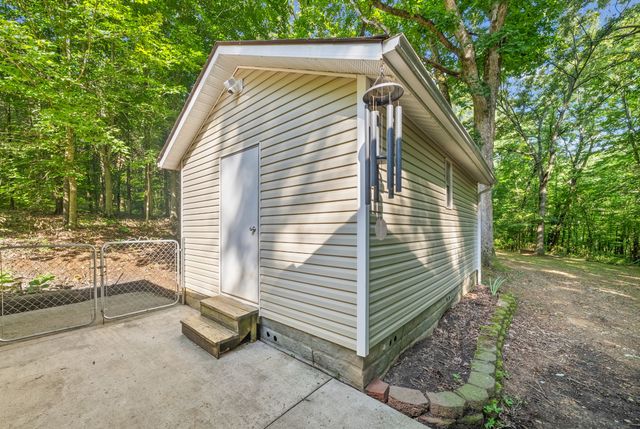 1890 Garwood Dr, Clarksville, TN 37040