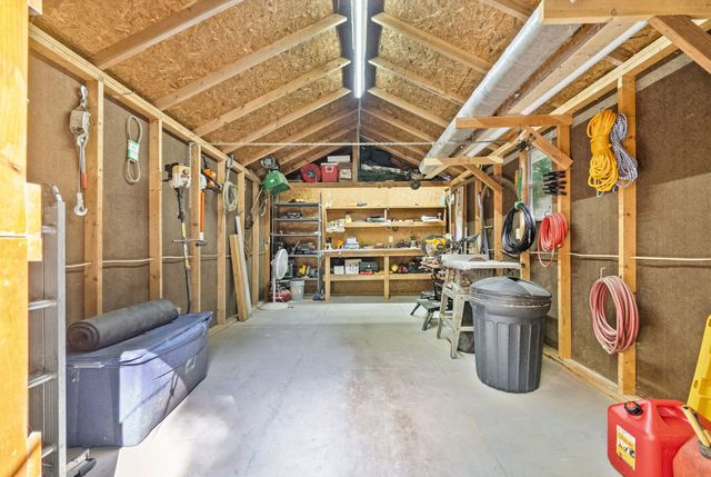 1890 Garwood Dr, Clarksville, TN 37040