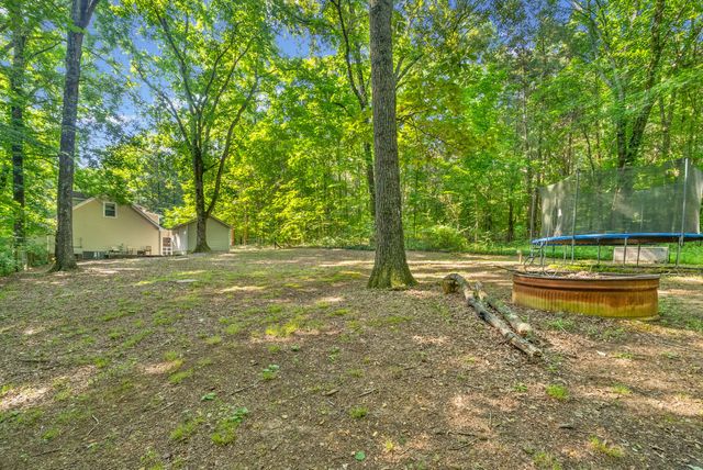 1890 Garwood Dr, Clarksville, TN 37040