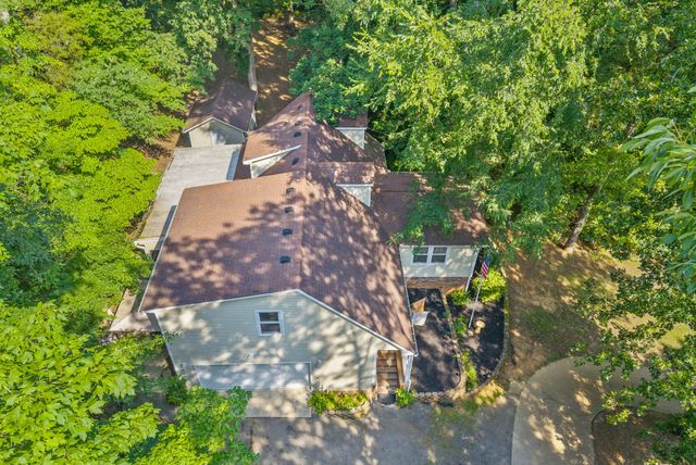1890 Garwood Dr, Clarksville, TN 37040