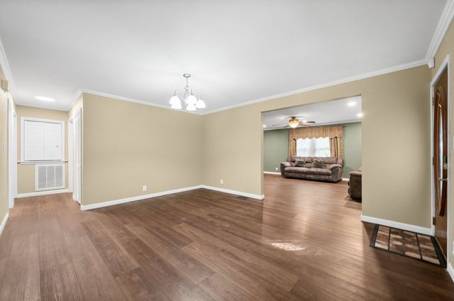 1890 Garwood Dr, Clarksville, TN 37040