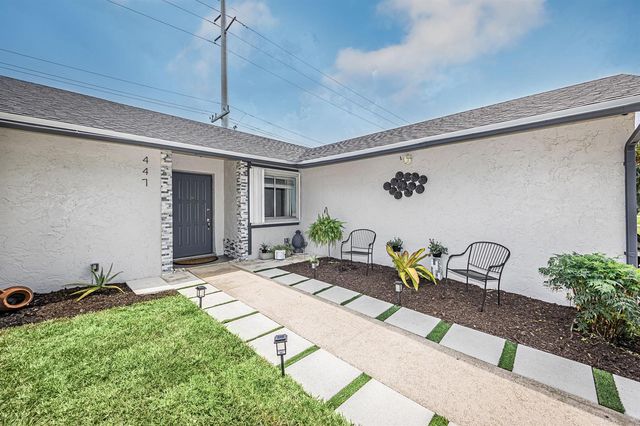 447 Foresta Terrace, West Palm Beach, FL 33415