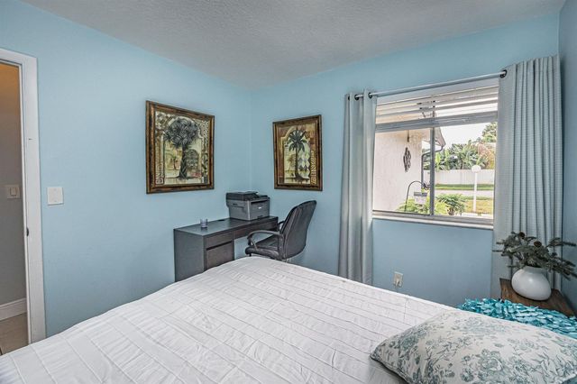 447 Foresta Terrace, West Palm Beach, FL 33415