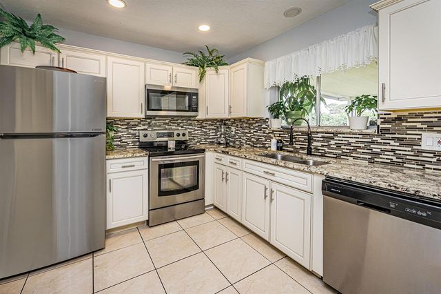 447 Foresta Terrace, West Palm Beach, FL 33415