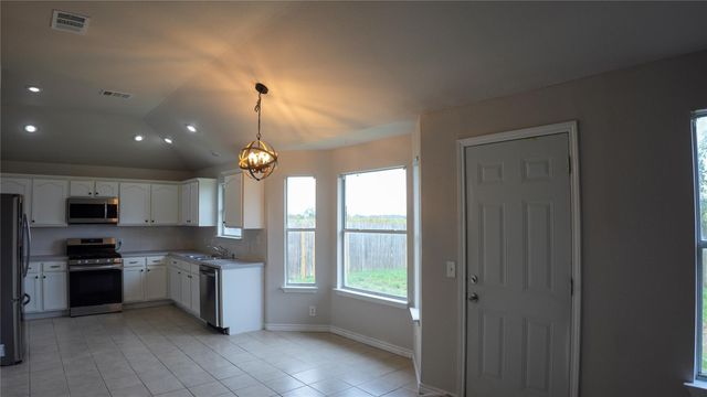 502 Stewart DR, Hutto, TX 78634