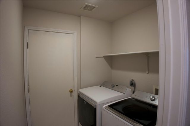 502 Stewart DR, Hutto, TX 78634