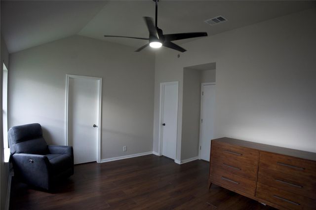 502 Stewart DR, Hutto, TX 78634