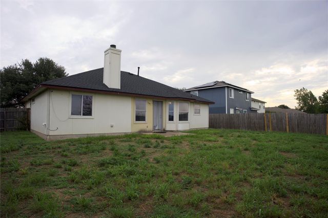 502 Stewart DR, Hutto, TX 78634