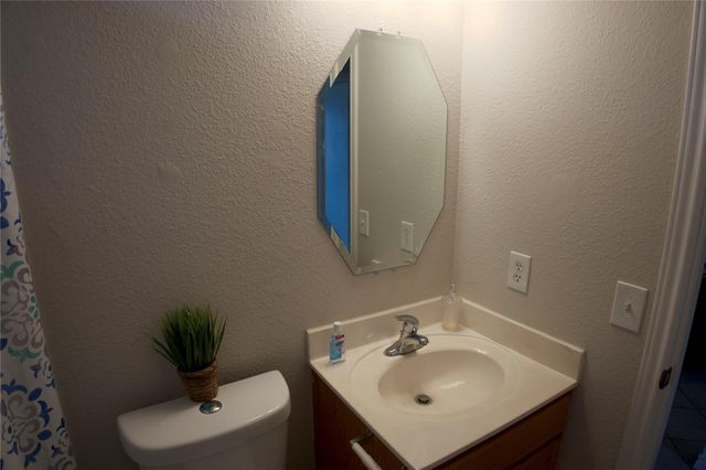 502 Stewart DR, Hutto, TX 78634