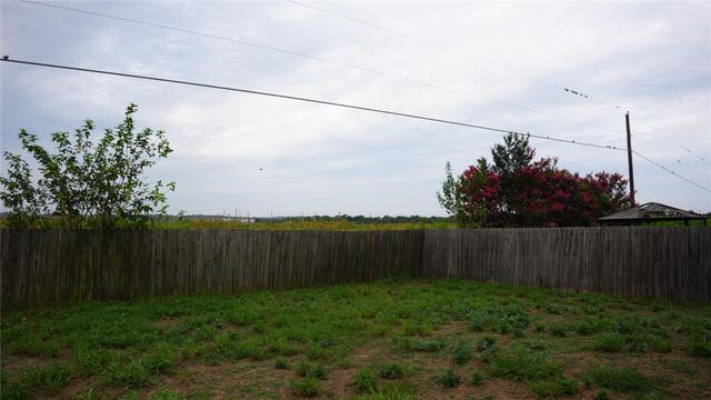 502 Stewart DR, Hutto, TX 78634