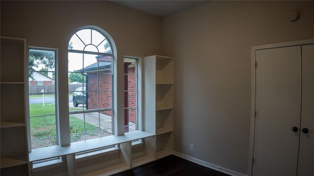 502 Stewart DR, Hutto, TX 78634