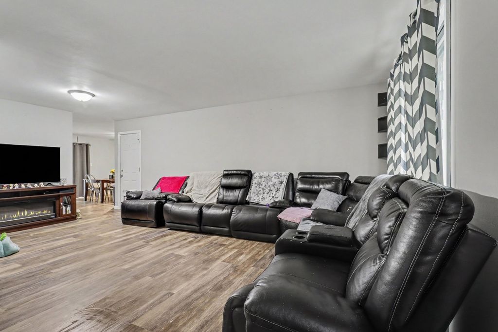 933 Shiloh Court, Joliet, IL 60431 — photo 4