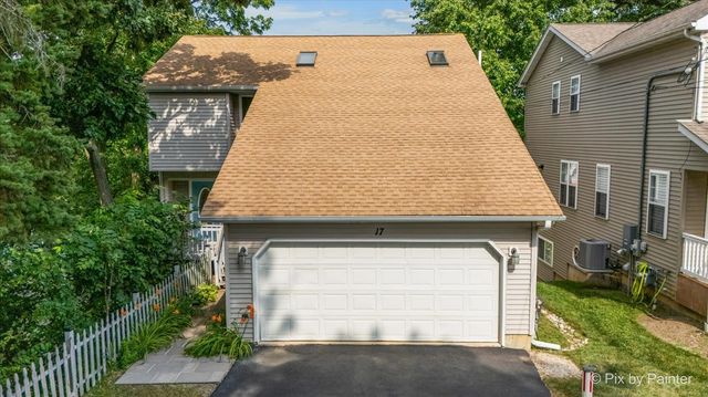17 Hillcrest Avenue, Fox Lake, IL 60020