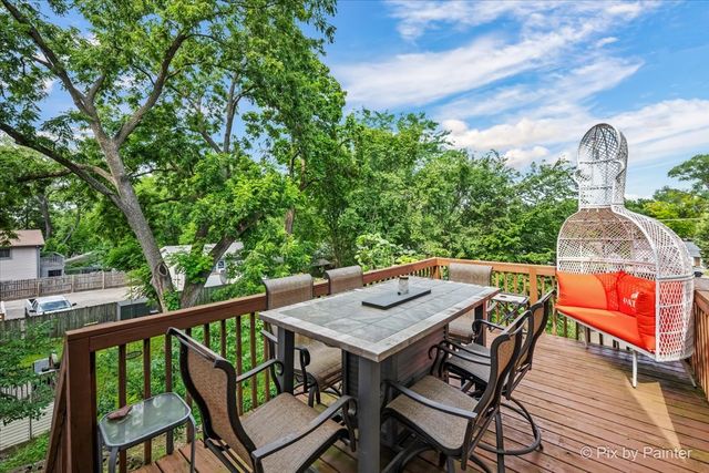 17 Hillcrest Avenue, Fox Lake, IL 60020