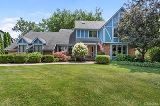 10601 Brodhead Road, Grosse Ile Township, MI 48138