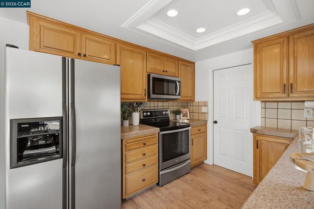2023 Olympic Dr, Martinez, CA 94553