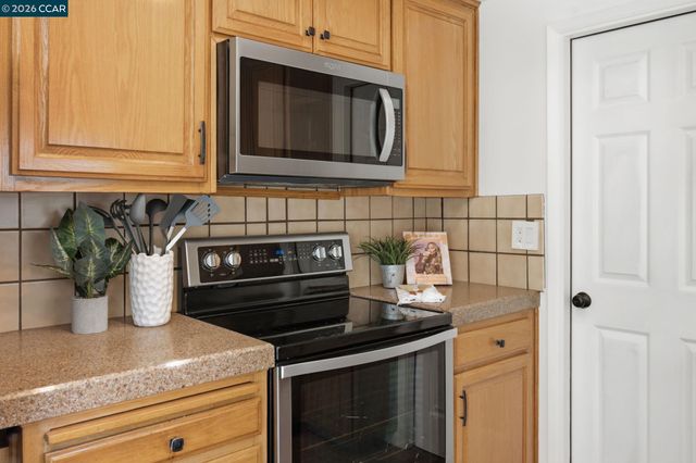 2023 Olympic Dr, Martinez, CA 94553