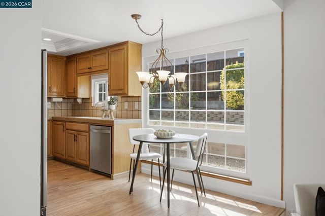 2023 Olympic Dr, Martinez, CA 94553