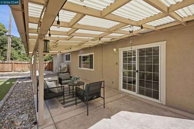 2023 Olympic Dr, Martinez, CA 94553