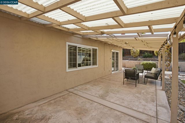 2023 Olympic Dr, Martinez, CA 94553