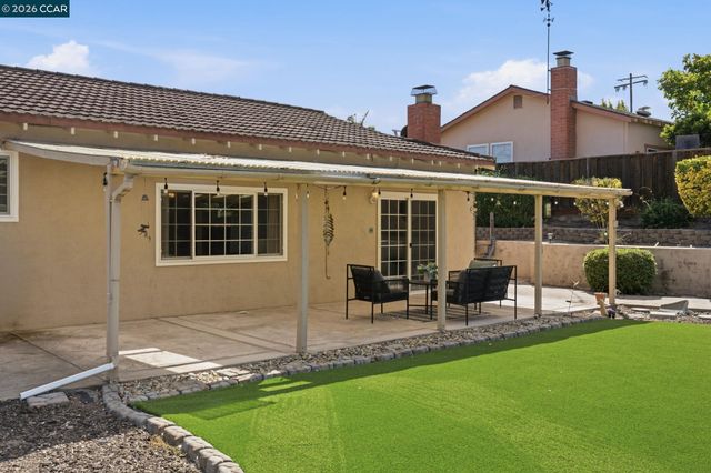 2023 Olympic Dr, Martinez, CA 94553