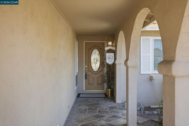 2023 Olympic Dr, Martinez, CA 94553