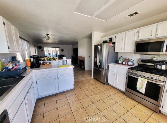 15249 Braxton, Adelanto, CA 92301