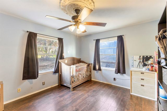 938 Gillham Road, River Oaks, TX 76114