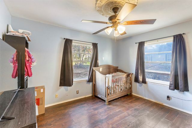 938 Gillham Road, River Oaks, TX 76114