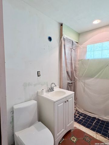 131 GLAMIS AVE, San Antonio, TX 78223