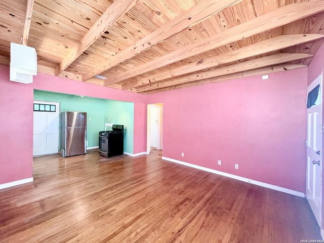 131 GLAMIS AVE, San Antonio, TX 78223