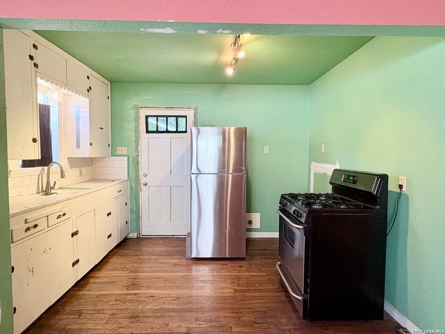 131 GLAMIS AVE, San Antonio, TX 78223