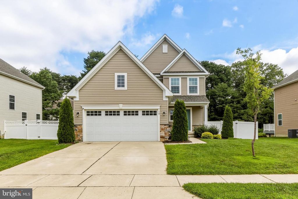 18 CIRCLE DR, SICKLERVILLE, NJ 08081 — exterior